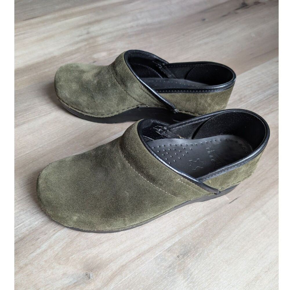 Dansko Professional Clogs in Olive Green Suede, Size 38 (S2) - Picture 1 of 9